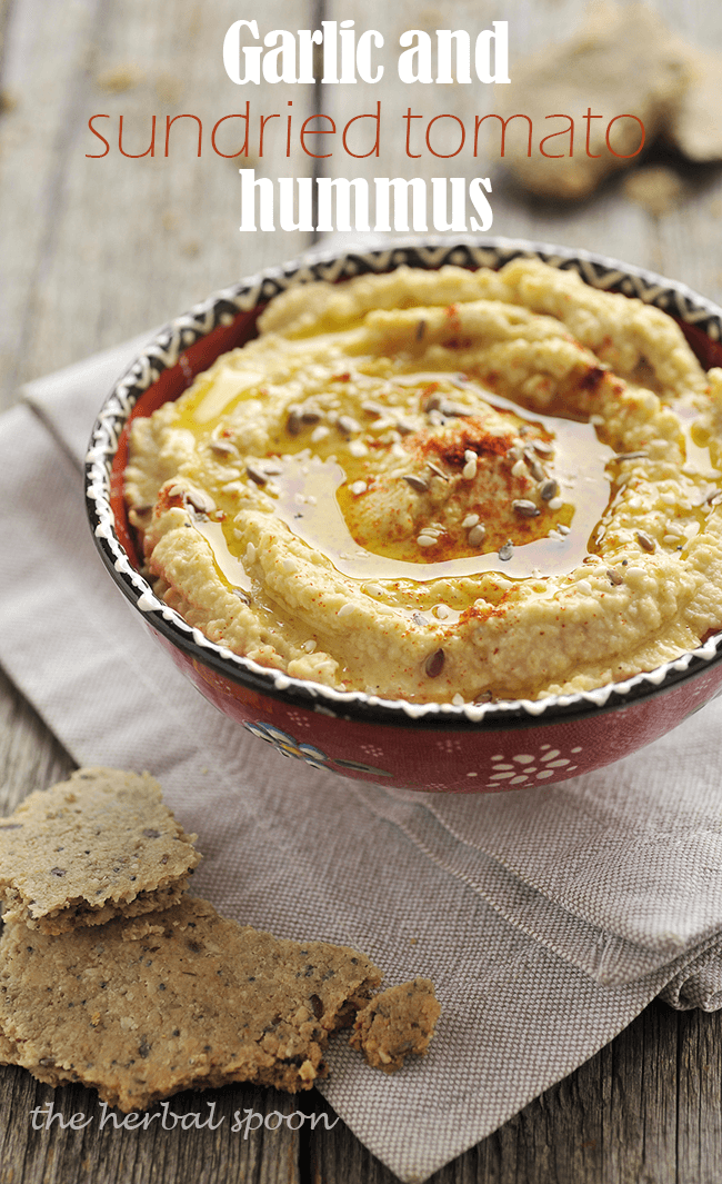 Easy garlic hummus - The Herbal Spoon